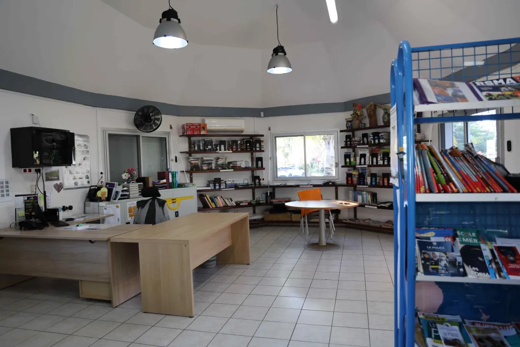Salle du centre de documentation et d'information