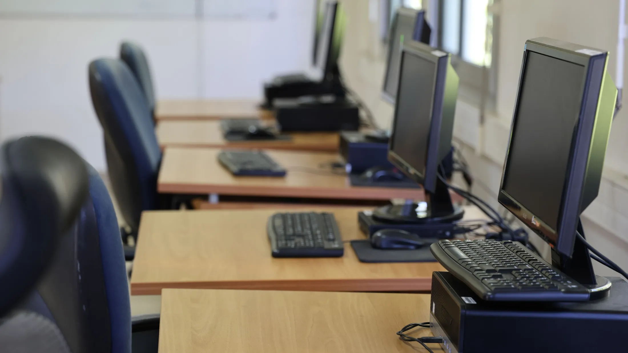 Autre vue de la salle informatique